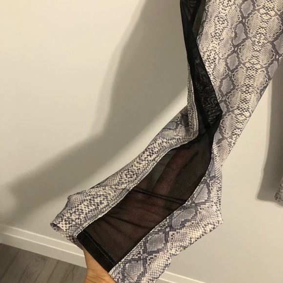 Mesh Panel Snake Print Onzie Crop - Picture 6 of 12